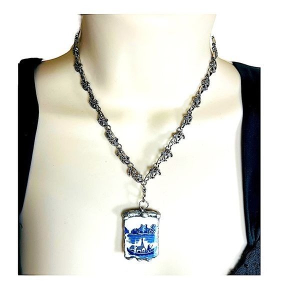 English Fine Bone Broken Blue Willow China Asian Scene Pendant w/ Boho Metalwork - Picture 1 of 11